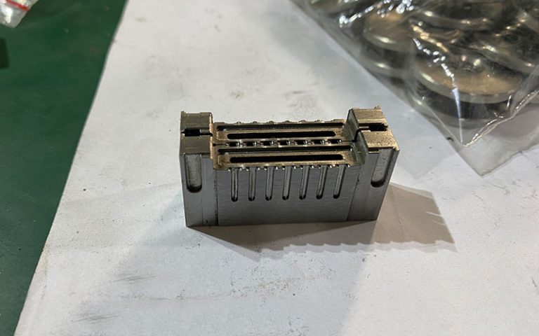 Gia công tia lửa điện EDM