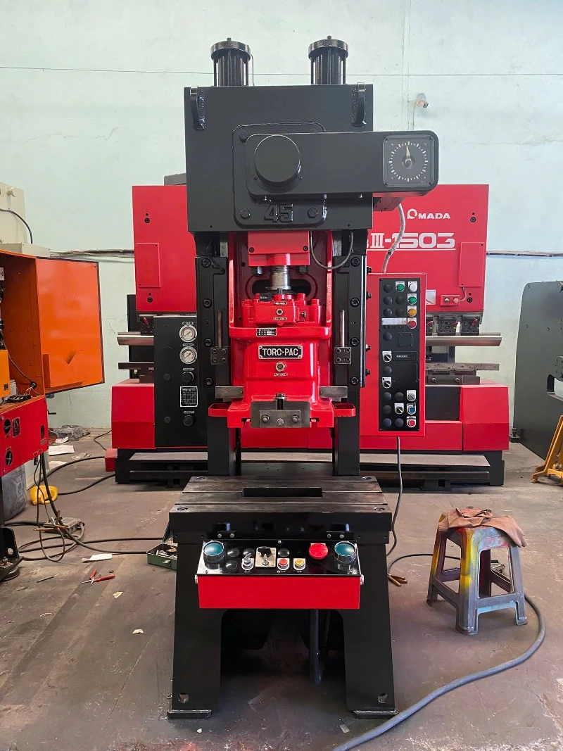 Máy dập Amada TP-45C